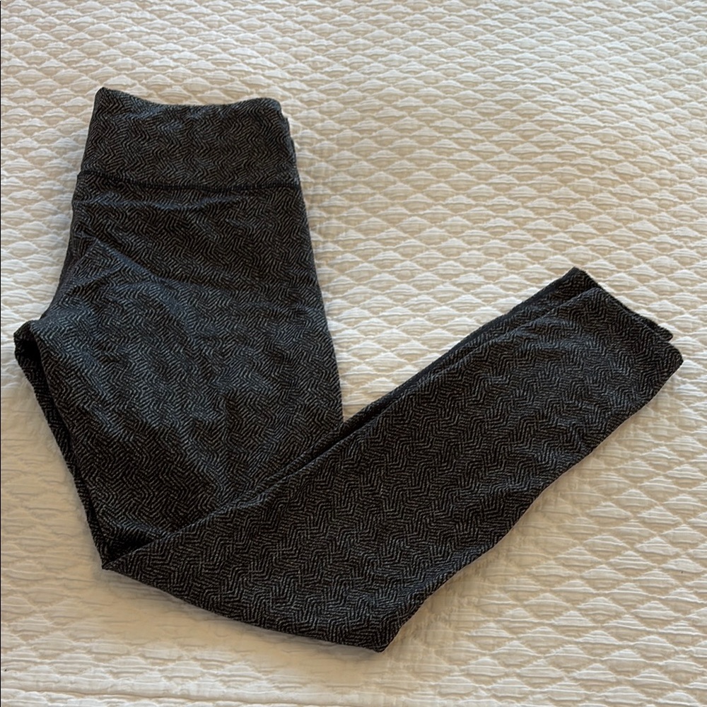 Athleta Black and Gray Patterned Leggings